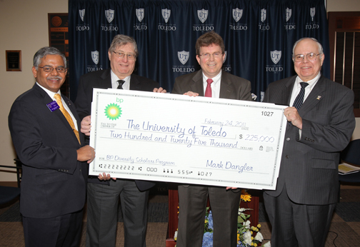 Posing for a photo last week at a press conference announcing BP’s $225,000 gift to UT were, from left, Dr. Nagi Naganathan, President Lloyd Jacobs, BP-Husky Refinery President Mark Dangler and Dr. Thomas Gutteridge.