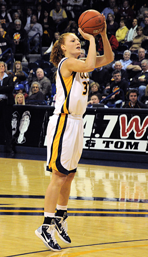 Senior forward Melissa Goodall scored 18 points for the Rockets.