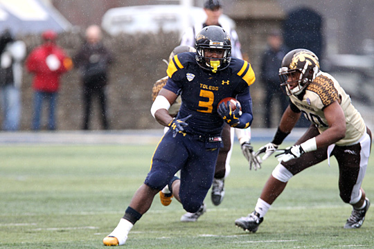 Senior running back Kareem Hunt has rushed for more than 100 yards in 20 games during his collegiate career, the second-best mark in UT history. He ranks fourth in career rushing at the University with 3,470 yards. 