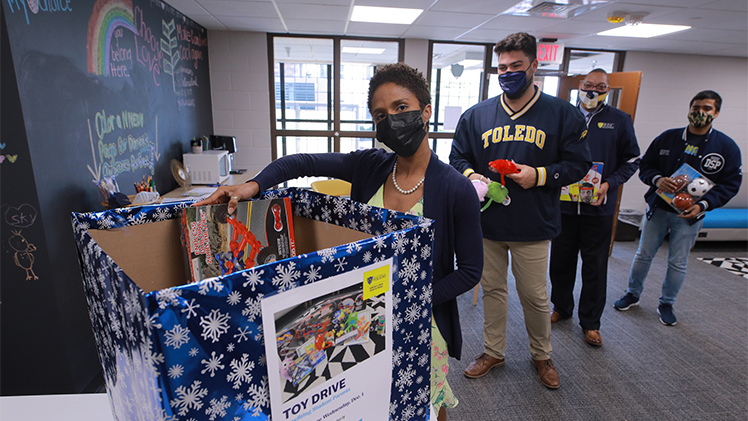 Eberly Center Hosting Toy Drive for UToledo Student Parents