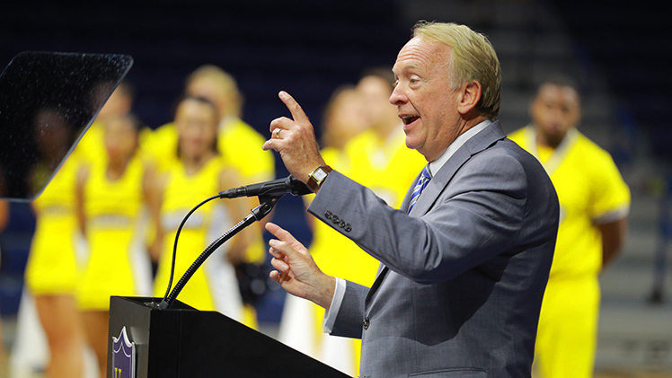 UToledo President Gregory Postel welcomes the class of 2025 into the Rocket Family during New Student Convocation in Savage Arena.