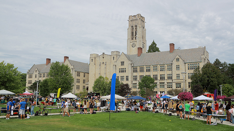 A photo of the crowded Campus Involvement Fair.