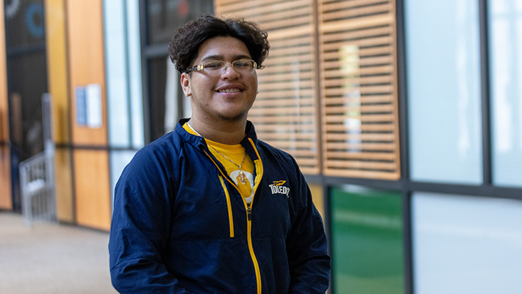 ALT: Feature portrait of Oscar Tovar, a freshman in University College, who took first place last summer in Toledo’s Top Talent, a competition that invited local youths to showcase their artistic skill.