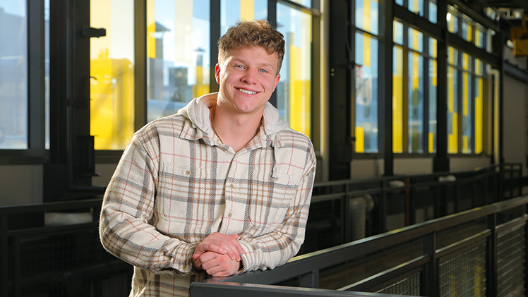 Feature portrait of Evan Roebke, a bioengineering student graduating Dec. 14.