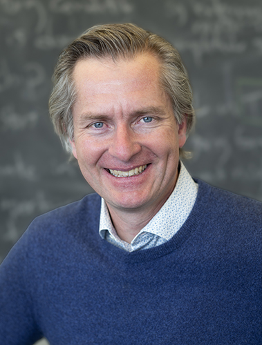 Headshot of Dr. David Charbonneau, the Fred Kavli Professor of Astrophysics at Harvard University. 