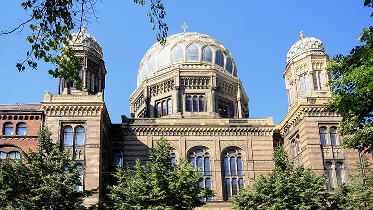 Outside photo of Berlin’s New Synagogue, which houses both a small-scale religious space and the Centrum Judaicum, a museum and center that preserves Jewish memory and tradition in Berlin.