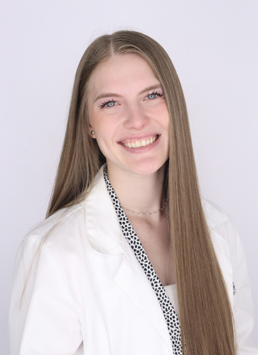 Headshot of Pharm.D. graduating student Samantha Sutton.
