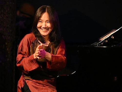 Lisa Sung is an award-winning jazz pianist, composer and educator known for her exploration of world musical traditions through jazz.