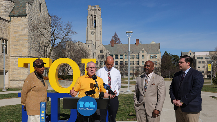 UToledo President James Holloway joined Toledo Mayor Wade Kapszukiewicz, as well as Toledo City Council members and Veo representatives, to discuss the scooters as a convenient, affordable and sustainable mode of transportation and encourage riders to partake responsibly.