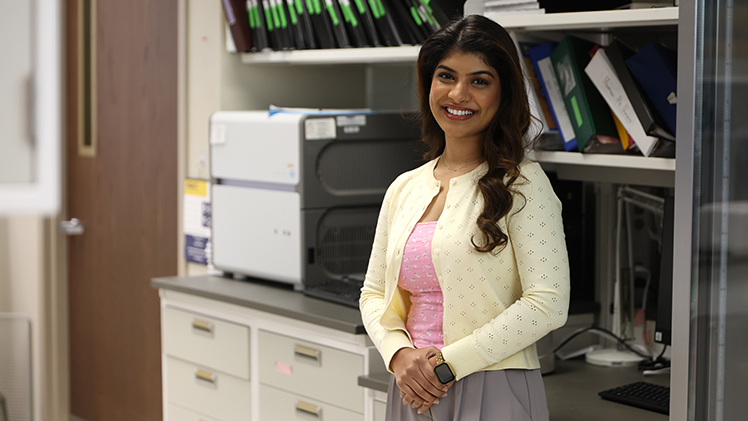 Portrait of Emma Elizabeth Sabu Kattuman, a graduate student commencement speaker who is earning national recognition for her innovative work repurposing asthma medications to fight skin cancer.