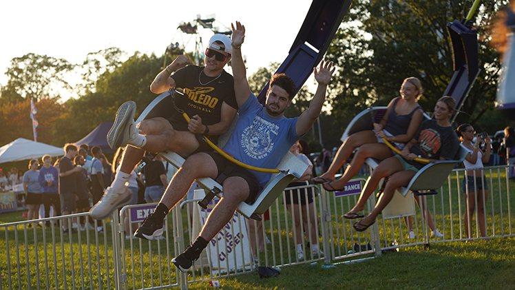 UToledo students enjoy a ride at the CAP carnival.