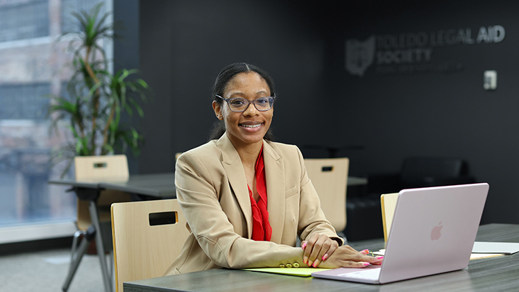 Portrait of Cierra Lee, a third-year student at the College of Law.