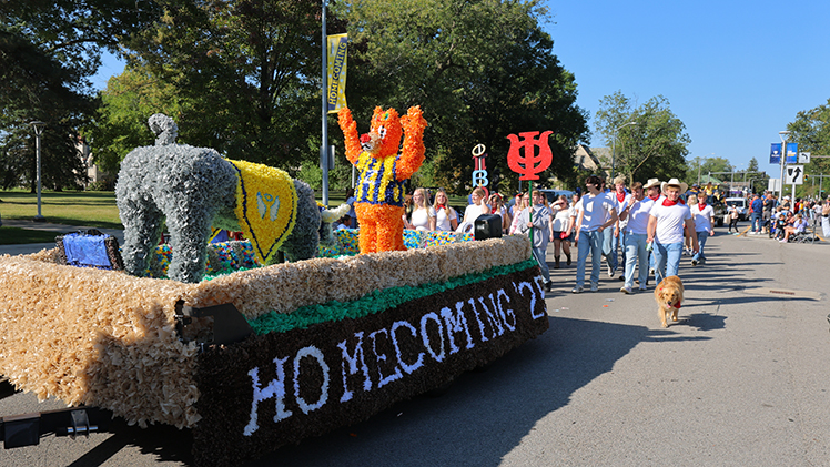 Photo of a float during the 2025 UToledo Homecoming parade.